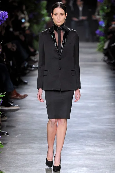 Look 4
